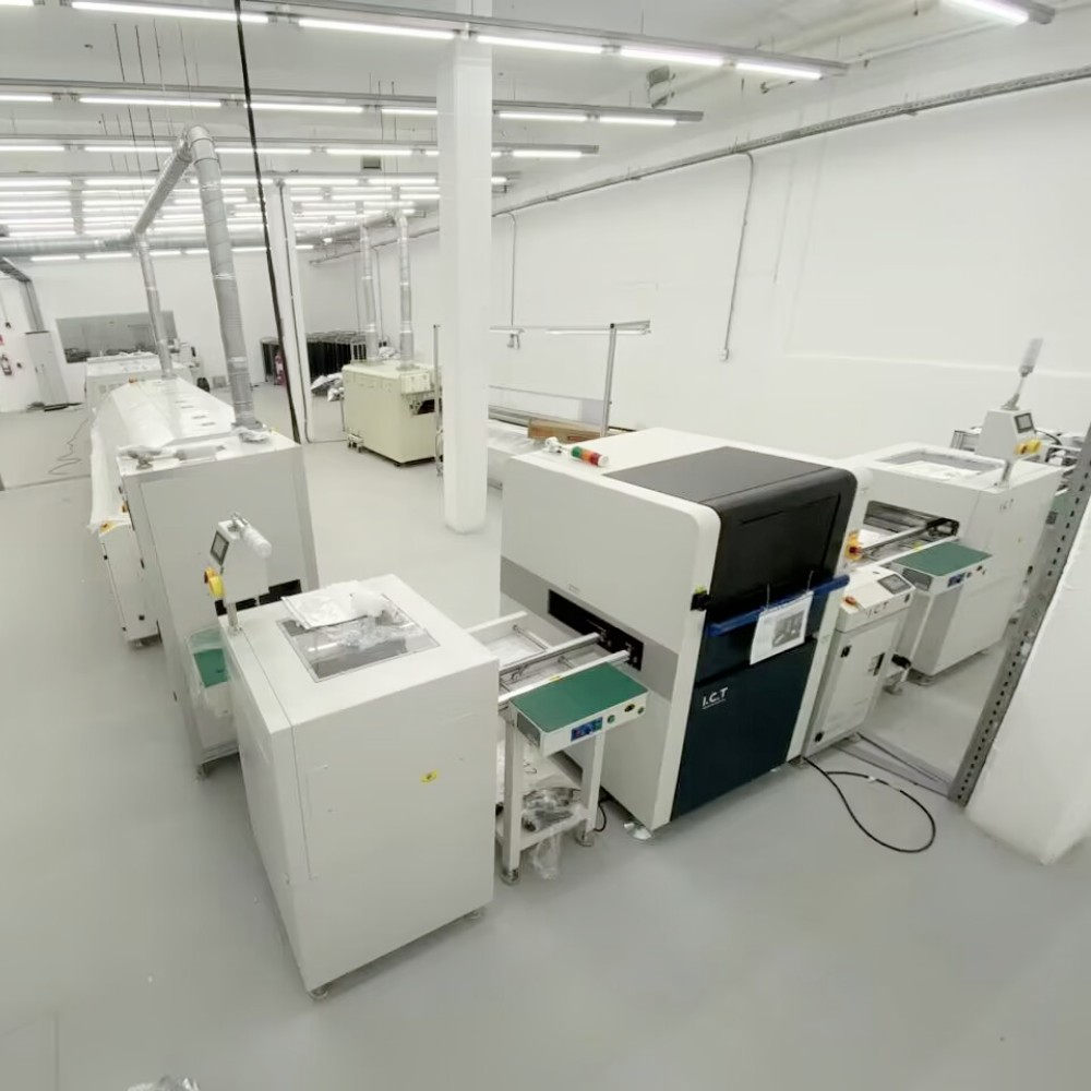 תקשוב | פתרון מפעל חכם לייצור מסך שטוח אינטראקטיבי