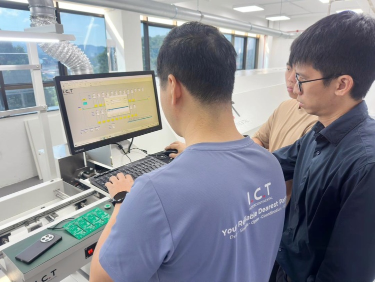 התקנה באתר ותמיכה בהכשרת מהנדסים