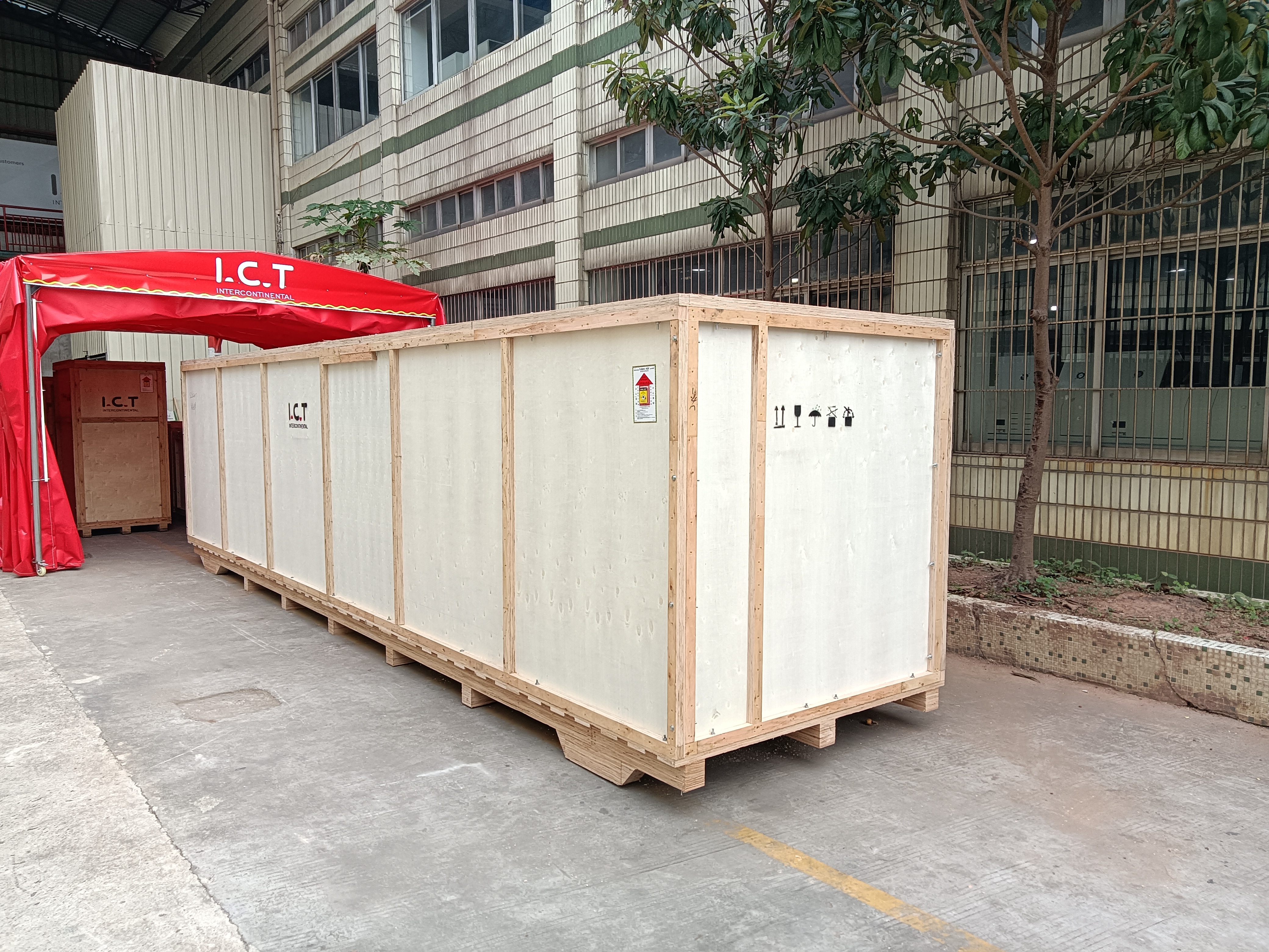 ICT Lyra 933N Nitrogen Reflow תנור נמסר לברזיל.jpg